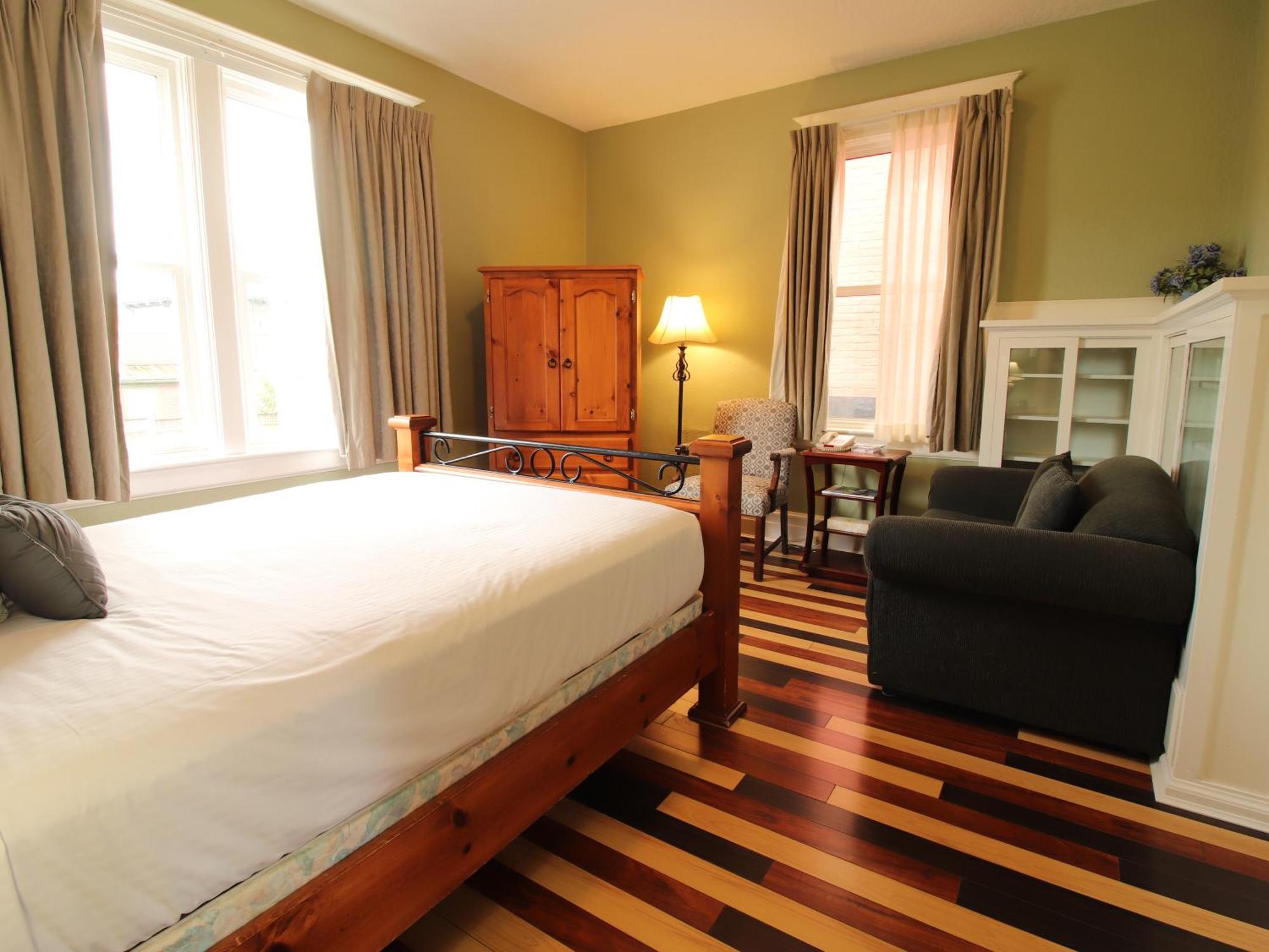 James Bay Inn Hotel, Suites & Cottage Вікторія Екстер'єр фото